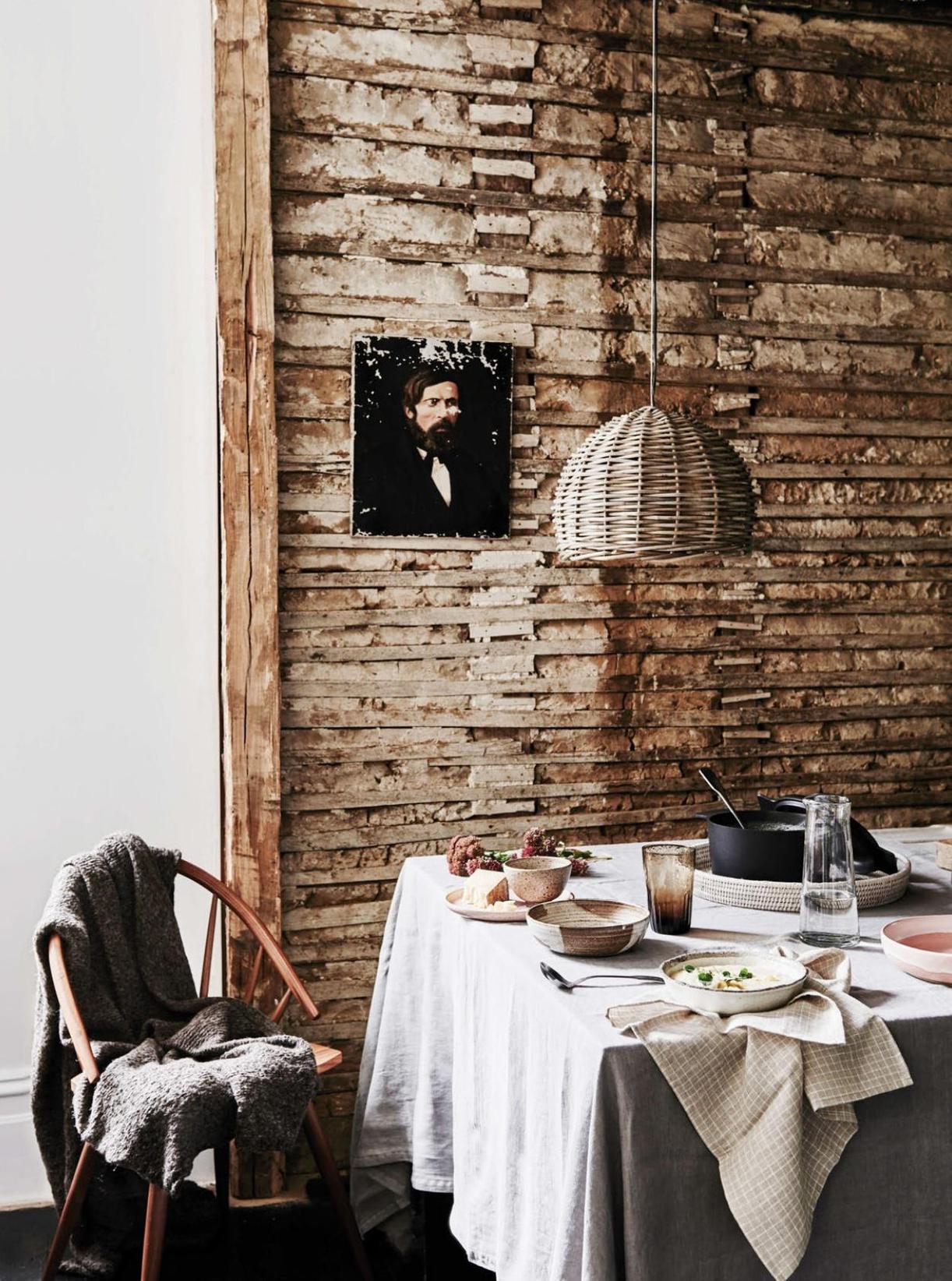 TEXTE : EVA BATLOGG — STYLE : LEE BLAYLOCK PHOTOS : LISA COHEN/TAVERNE AGENCY