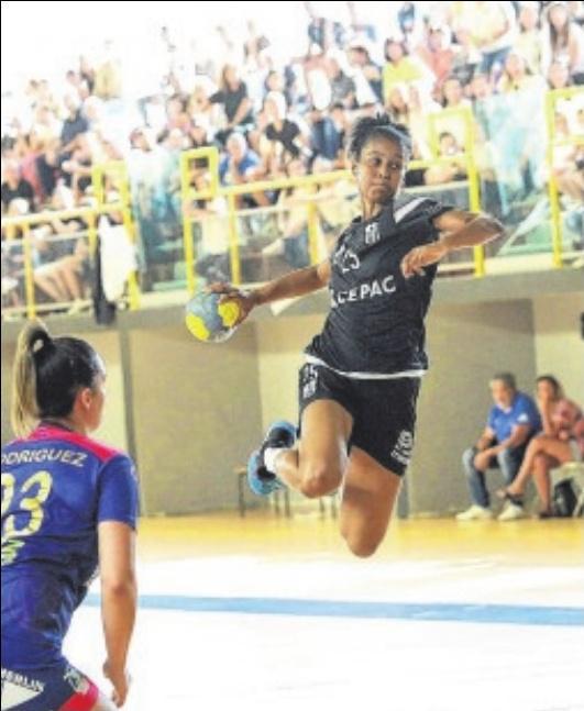 ANTHONY APPIETTO,■ 19 h 30 au Palatinu, le groupe du HAC : Siapo-Auguet, Bonin, Card, Lambert, Rutili G., Dos Santos, Tabere, Rutily, Novellas, Perrot, Rutili E., Sanchez, Serra.