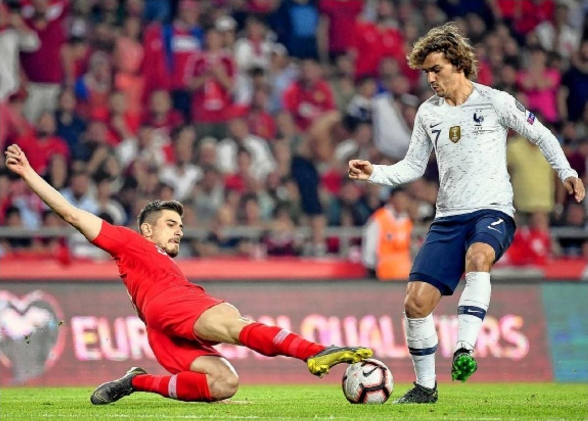 LA FRANCE QUALIFIÉE SI...