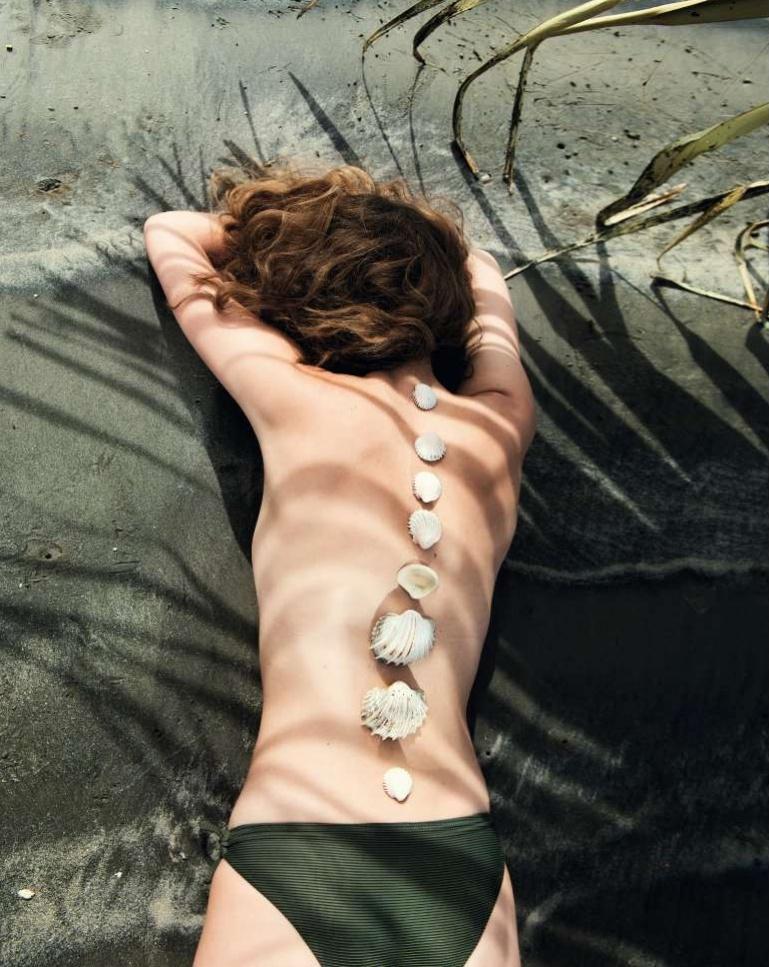 PAR JEANNE DRÉAN