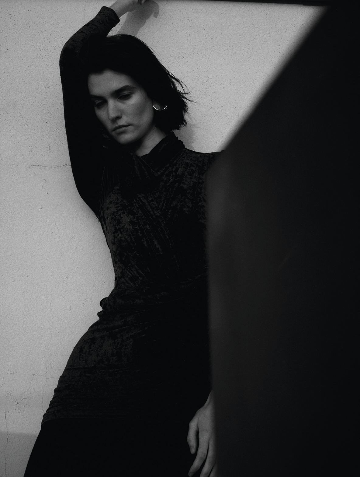 ANYA ZIOUROVA