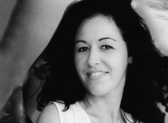 AMANDINE HIROU