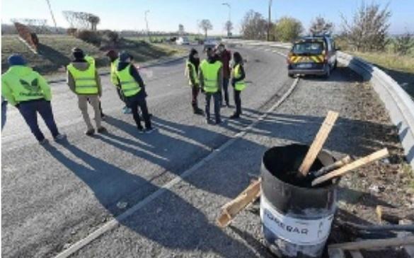 Deux Gilets Jaunes Blessés Au Rond Point De Witry Lès Reims