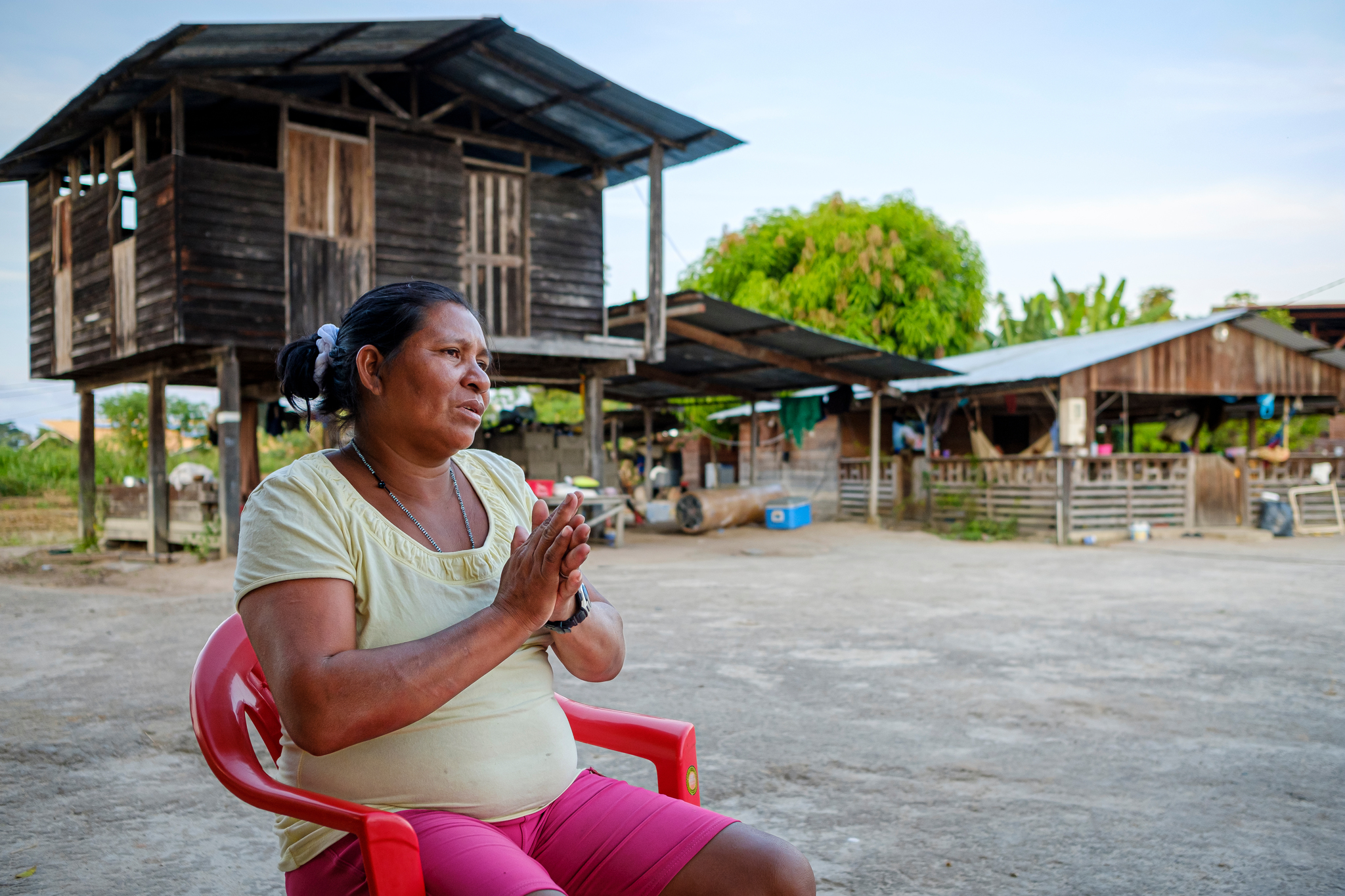 Marine Lamoureux (envoyée spéciale à Taluen, Maripasoula, en Guyane)