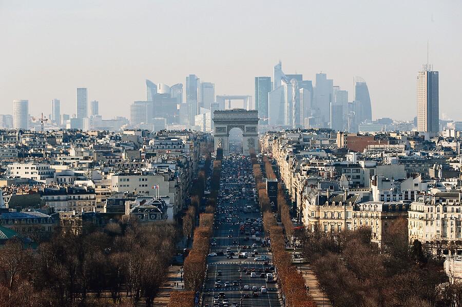 Champs Elysées, La Construction d'une Légende  741bbec2-fd4e-4380-88cc-c8308f150a95