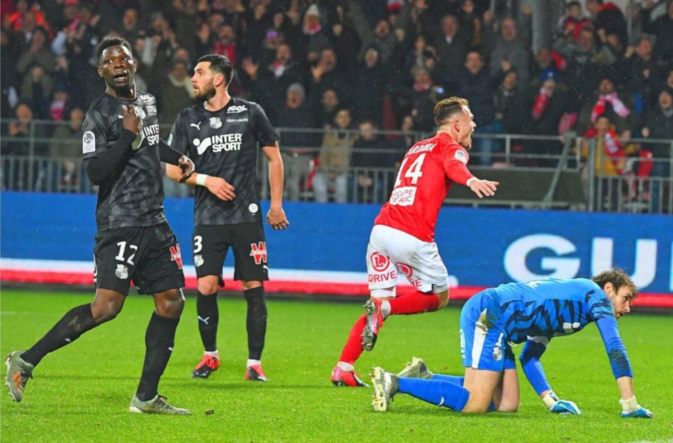 Ligue 1 (21e journée). Stade Brestois - Amiens : 2-1,Pierre-Yves Henry