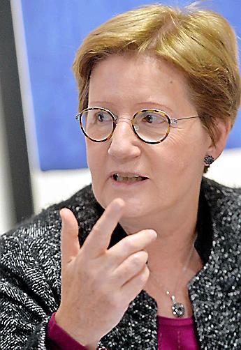 CAROLINE FROELIG