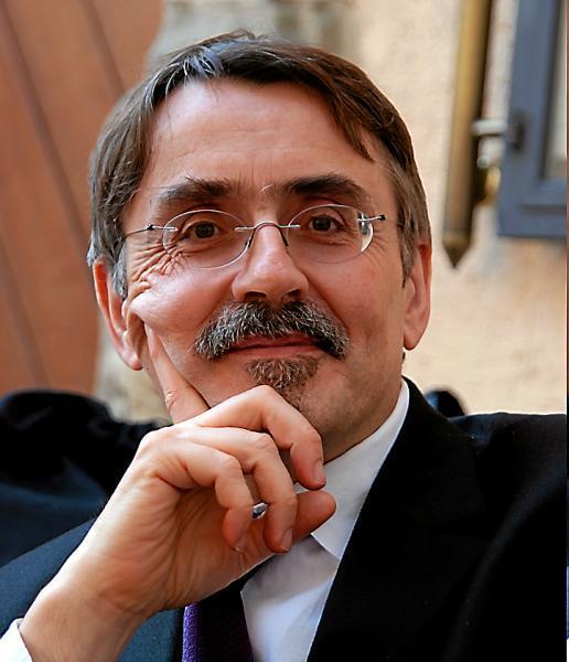 R ecueilli par CAROLINE FROELIG