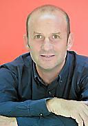 DE yanick philipponnat
, Journaliste