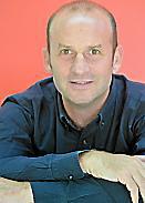 DE yanick philipponnat
, Journaliste