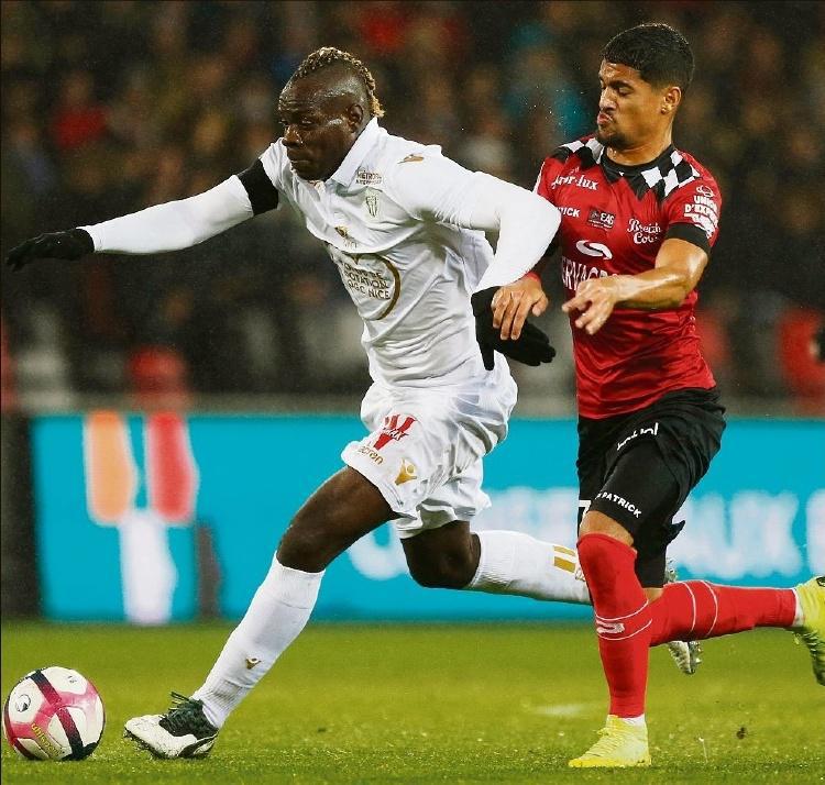 CHRISTOPHER ROUX, À GUINGAMP