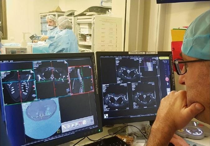 NANCY CATTAN ncattan@nicematin.fr,1. Il organisait le 15 décembre dernier le premier congrès dédié à l’imagerie interventionnelle articulaire.