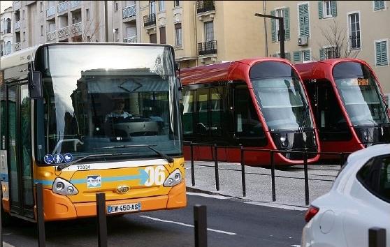 R. D. et F. M. agencenice@nicematin.fr