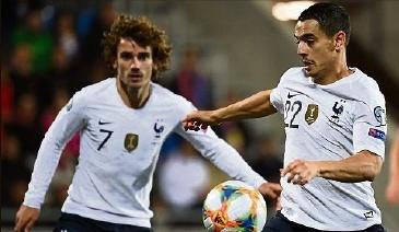 A. D., CH. D. ET FAB. P.,✔ Cardona à Brest. – Comme annoncé, l’attaquant Irvin Cardona, 22 ans, quitte l’ASM et rejoint Brest pour quatre ans.