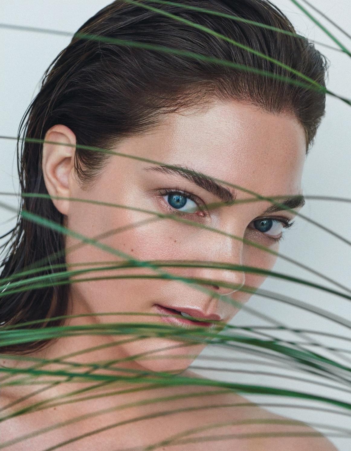 CLAIRE DHOUAILLY