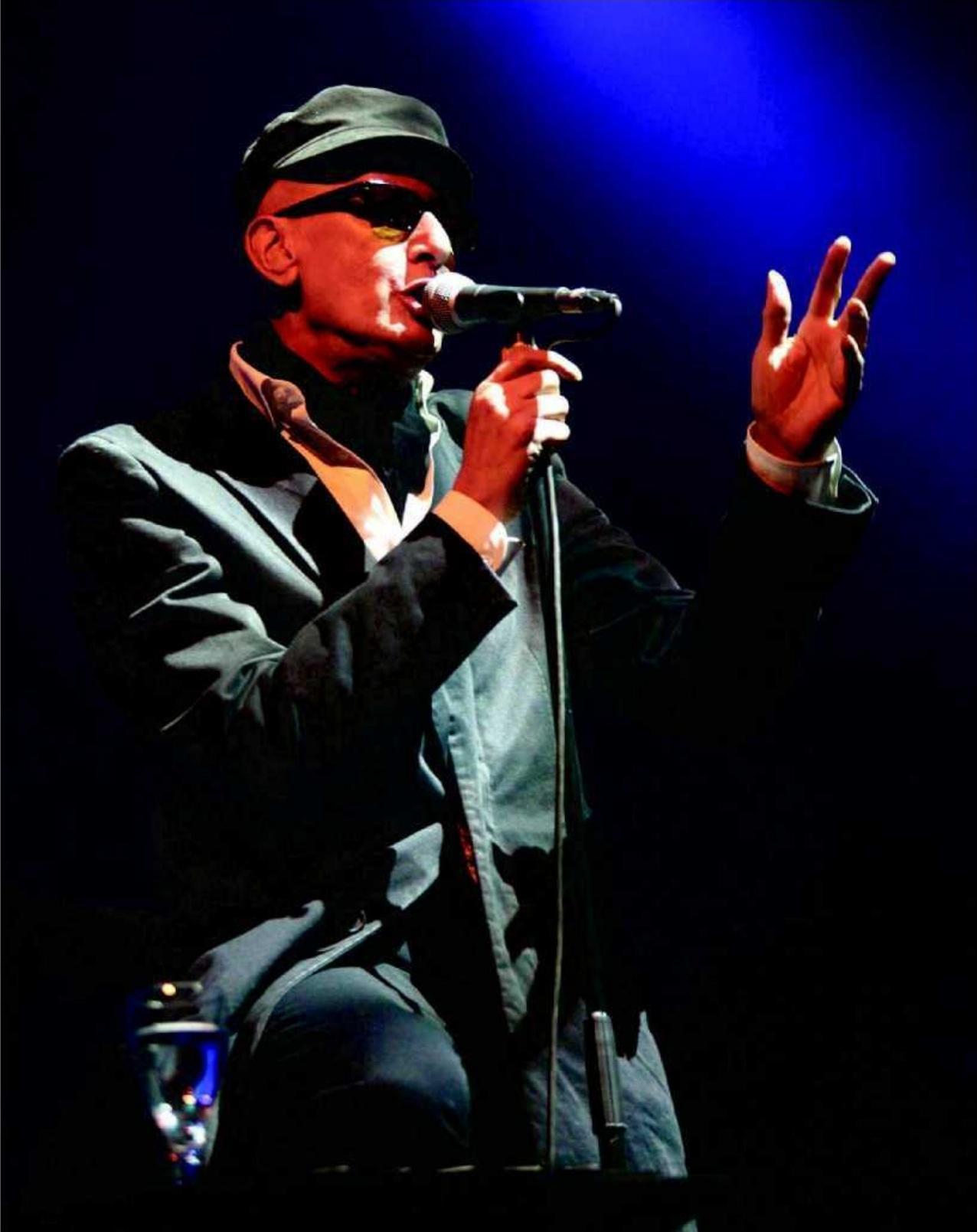 PROPOS RECUEILLIS PAR YANNICK DELNESTE,y.delneste@sudouest.fr,Alain Bashung, lors de sa dernière tournée en août 2008 à Monpazier (24), au festival L’Été en Bergerac, après la sortie de son dernier opus, « Bleu pétrole ». PHOTO ARCHIVES MARIE SEILLERY
