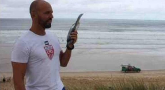 Yannick Delneste,(1) Brevet national de sécurité et de sauvetage aquatique.