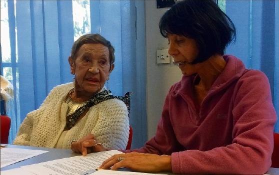 S. MOUHOT,1. Association du centre hospitalier d’Hyères pour l’aide aux handicapés et aux personnes âgées. Un nouveau secrétaire a été élu en la personne de Philippe Petit. E-mail : lesblousesmauves@gmail.com